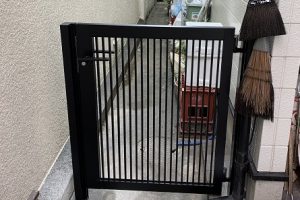 宝塚市 犬走り門扉設置工事Afterイメージ