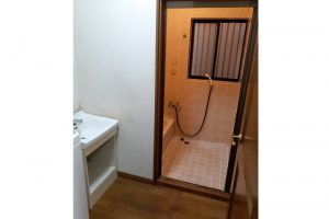 神戸市灘区 浴室リフォーム工事｜在来浴室をシャワールームにBeforeイメージ