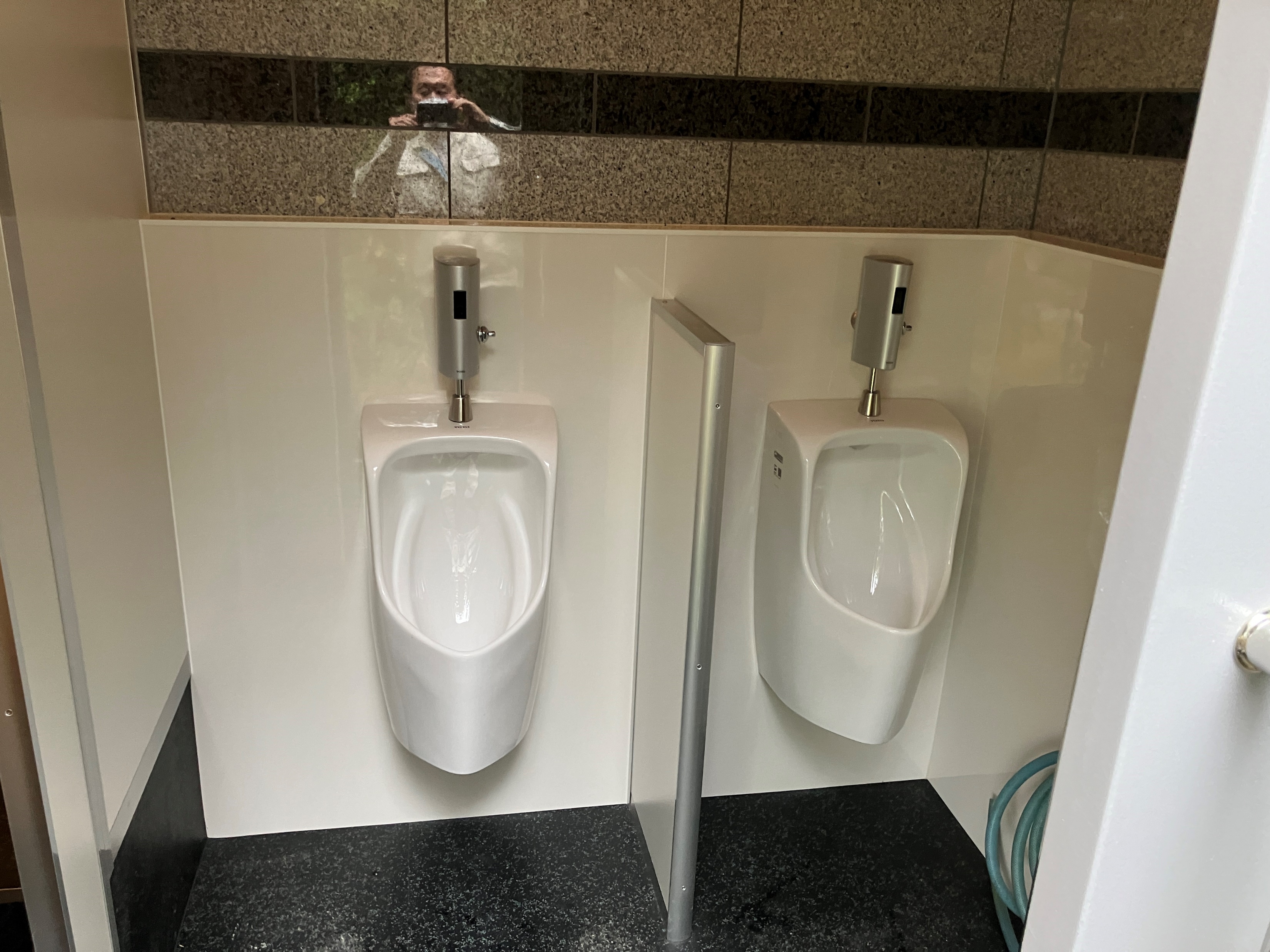 三木市内　ゴルフ場トイレ改修工事イメージ03