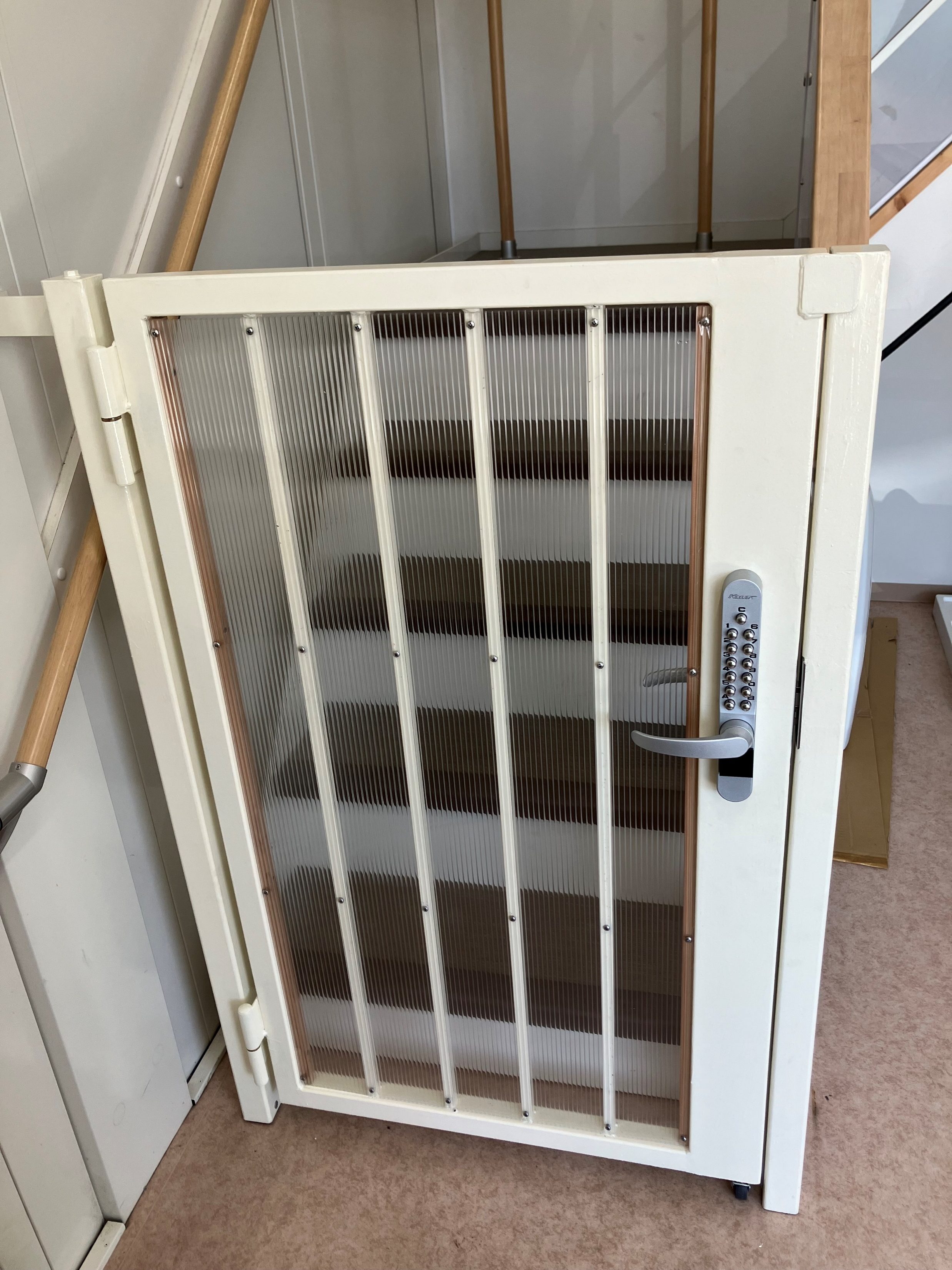 宝塚市内 福祉施設 1階・2階 特注ドア設置工事イメージ01